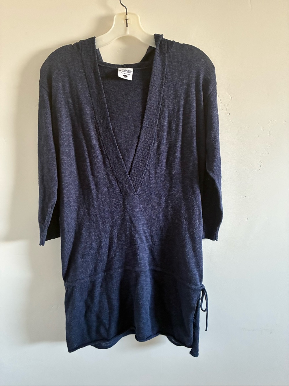 Columbia Women's Navy Hooded V-Neck Sweater size l